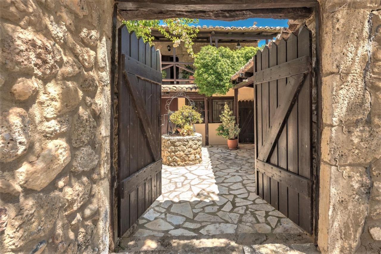 Ampelos Estate 阿克拉塔 外观 照片